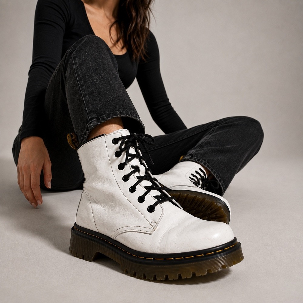 Dr. Martens Luana White Leather Combat Boots Women's Size 7 Lace Up Grunge